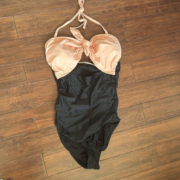 BRAND NEW - Pink & Black One Piece Swimsuit - Tie - Halter - Size Medium - Picture 1 of 4
